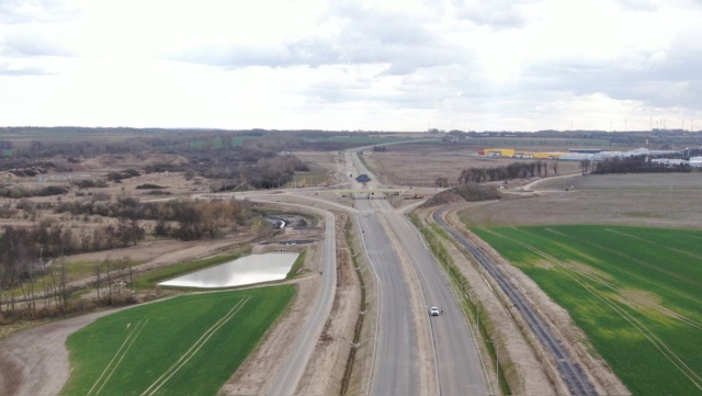 Koszt inwestycji to ponad 180 mln złotych. źródło: https://twitter.com/GDDKiA_Szczecin Końcówka prac na obwodnicy Przecławia i Warzymic [ZDJĘCIA]