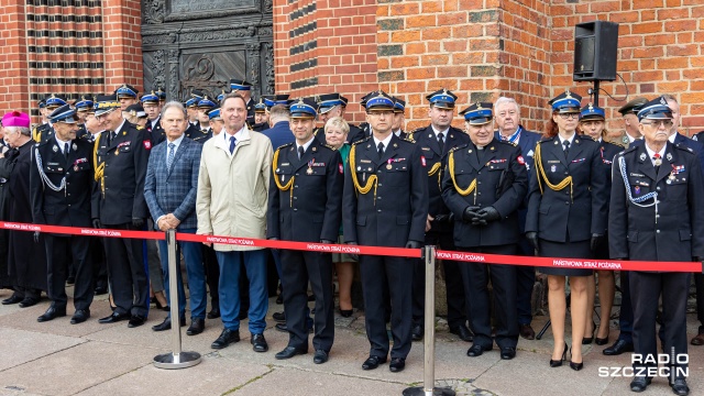 Fot. Robert Stachnik [Radio Szczecin] Nowa kaplica w katedrze. Strażacy świętują [ZDJĘCIA]