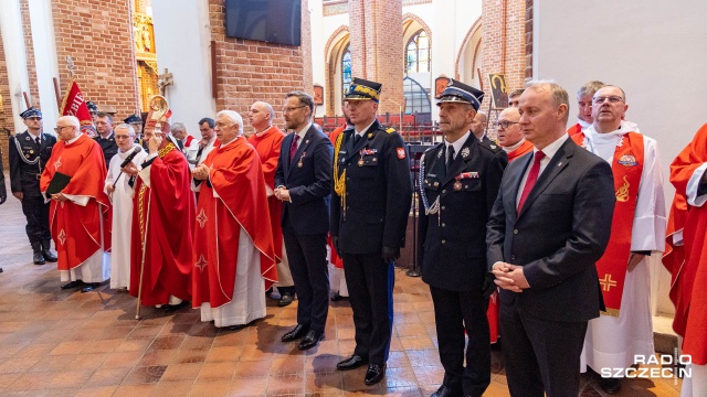 Fot. Robert Stachnik [Radio Szczecin] Nowa kaplica w katedrze. Strażacy świętują [ZDJĘCIA]