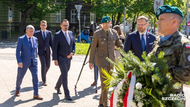 Fot. Robert Stachnik [Radio Szczecin] Upamiętnili rocznicę śmierci Marszałka [WIDEO, ZDJĘCIA]