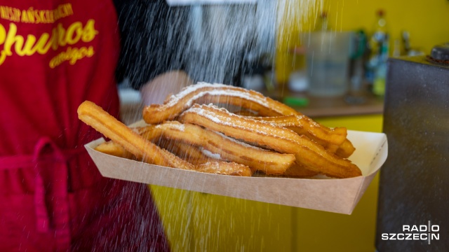 Fot. Robert Stachnik [Radio Szczecin] Festiwal foodtrucków na Wałach Chrobrego [ZDJĘCIA]