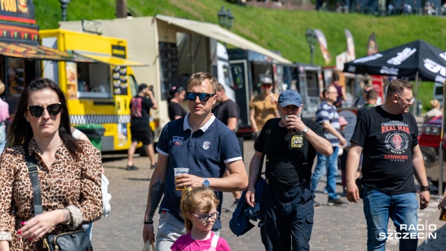 Fot. Robert Stachnik [Radio Szczecin] Festiwal foodtrucków na Wałach Chrobrego [ZDJĘCIA]