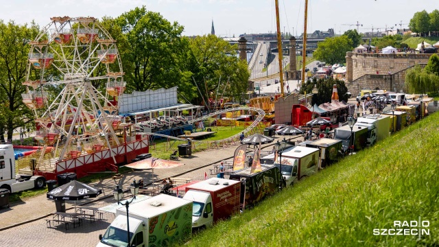 Fot. Robert Stachnik [Radio Szczecin] Festiwal foodtrucków na Wałach Chrobrego [ZDJĘCIA]