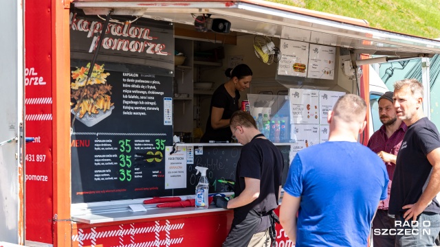 Fot. Robert Stachnik [Radio Szczecin] Festiwal foodtrucków na Wałach Chrobrego [ZDJĘCIA]