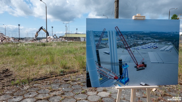 Fot. Maciej Papke [Radio Szczecin] Ruszyła budowa terminala instalacyjnego dla farm wiatrowych [WIDEO, ZDJĘCIA]