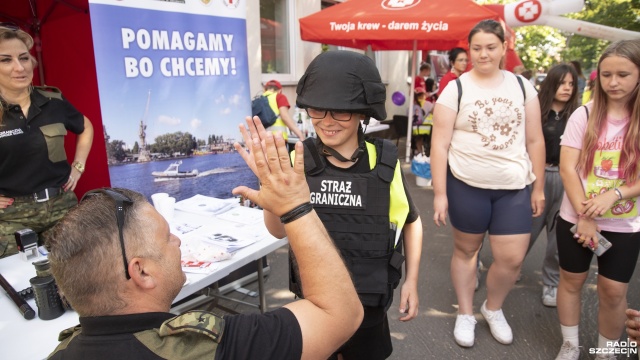 Fot. Kamila Kozioł [Radio Szczecin] Trwa festyn promujący honorowe krwiodawstwo [ZDJĘCIA]