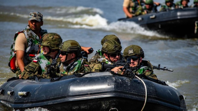 Brali w nich udział również żołnierze z Bułgarii, Francji, Belgii Stanów Zjednoczonych i Włoch. źródło: https://www.facebook.com/12SDZ 12. Brygada Zmechanizowana na międzynarodowych ćwiczeniach w Rumunii [ZDJĘCIA]