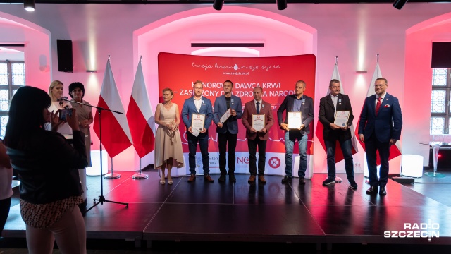 Fot. Robert Stachnik [Radio Szczecin] "Ta krew ratuje życie". Honorowi dawcy odznaczeni [WIDEO, ZDJĘCIA]