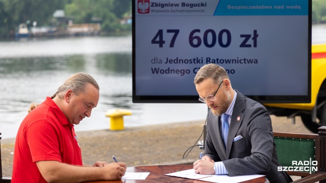 Fot. Robert Stachnik [Radio Szczecin] Dofinansowanie WOPR. M.in. nowa łódź ratunkowa [ZDJĘCIA]