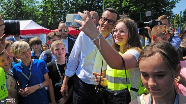 Fot. Marcin Kokolus [Radio Szczecin] Premier rozmawiał o bezpieczeństwie z uczniami szkoły na Bezrzeczu [ZDJĘCIA]