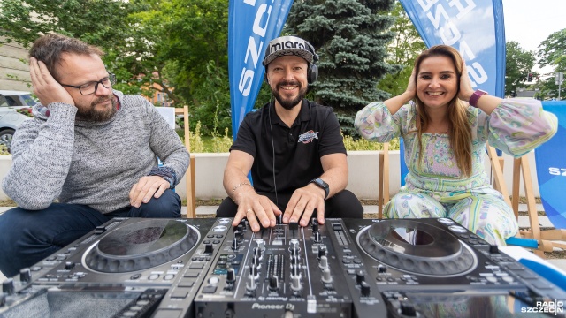 Fot. Maciej Papke [Radio Szczecin] Na muzycznym dziedzińcu Radia Szczecin: DJ Miqro [WIDEO, ZDJĘCIA]