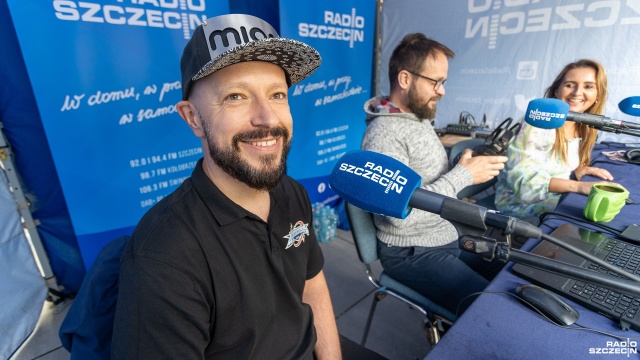Fot. Maciej Papke [Radio Szczecin] Na muzycznym dziedzińcu Radia Szczecin: DJ Miqro [WIDEO, ZDJĘCIA]