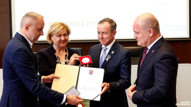 Fot. Wojciech Ochrymiuk [Radio Szczecin] Medal dla marszałka Senatu, z aferą kopertową w tle [WIDEO, ZDJĘCIA]