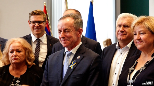 Fot. Wojciech Ochrymiuk [Radio Szczecin] Medal dla marszałka Senatu, z aferą kopertową w tle [WIDEO, ZDJĘCIA]
