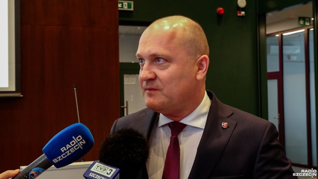 Fot. Wojciech Ochrymiuk [Radio Szczecin] Medal dla marszałka Senatu, z aferą kopertową w tle [WIDEO, ZDJĘCIA]
