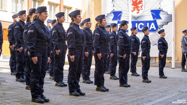 Fot. Maciej Papke [Radio Szczecin] Policjanci po przysiędze, ale jeszcze nie na służbie [WIDEO, ZDJĘCIA]