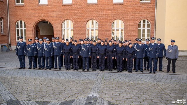 Fot. Maciej Papke [Radio Szczecin] Policjanci po przysiędze, ale jeszcze nie na służbie [WIDEO, ZDJĘCIA]