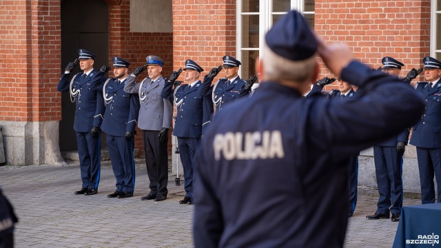 Fot. Maciej Papke [Radio Szczecin] Policjanci po przysiędze, ale jeszcze nie na służbie [WIDEO, ZDJĘCIA]