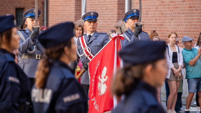 Fot. Maciej Papke [Radio Szczecin] Policjanci po przysiędze, ale jeszcze nie na służbie [WIDEO, ZDJĘCIA]
