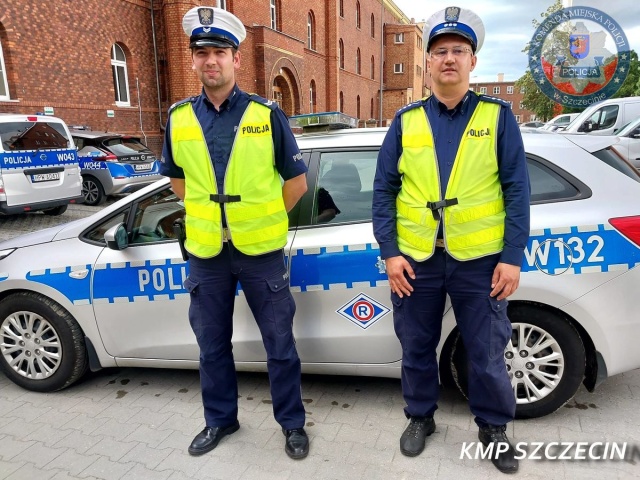 Fot. szczecin.policja.gov.pl/ZKS KMP Policjanci ze Szczecina pomogli uratować 11-latka