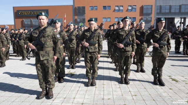 Fot. Kamila Kozioł [Radio Szczecin] "Służymy ku chwale ojczyzny" - kolejni żołnierze złożyli przysięgę [ZDJĘCIA]