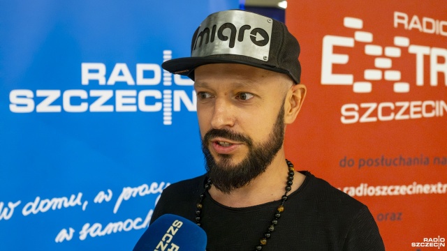 Fot. Wojciech Ochrymiuk [Radio Szczecin] 10 lat "Miqrokosmosu" w Radiu Szczecin. Urodziny na dziedzińcu Posejdona [WIDEO, ZDJĘCIA]