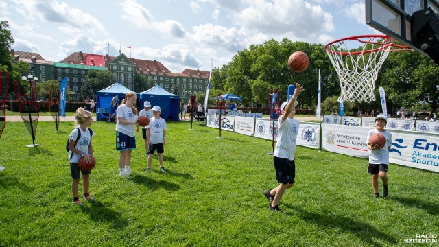 Fot. Maciej Papke [Radio Szczecin] Sportowy camp na Jasnych Błoniach. "To misja i praca u podstaw" [WIDEO, ZDJĘCIA]