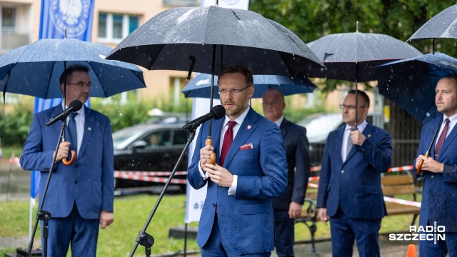 Fot. Robert Stachnik [Radio Szczecin] Komunistyczny pomnik w szczecińskim Dąbiu usunięty [WIDEO, ZDJĘCIA]
