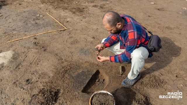 Fot. Robert Stachnik [Radio Szczecin] Odkrycie archeologiczne w Smolęcinie [WIDEO, ZDJĘCIA]