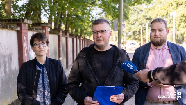 Fot. Robert Stachnik [Radio Szczecin] Działacze partii Razem do prezydenta Szczecina: Tego "niedasizmu" mamy dość [ZDJĘCIA]
