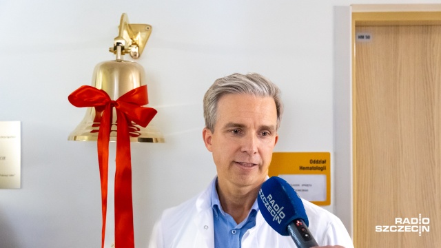 Fot. Robert Stachnik [Radio Szczecin] Dzwon daje nadzieję i oznacza zwycięstwo z rakiem. Dziś zawisł na onkologii [WIDEO, ZDJĘCIA]