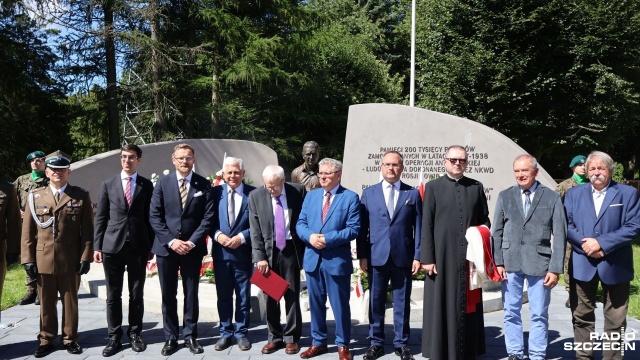 Fot. Przemysław Polanin [Radio Szczecin] Nowy pomnik odsłonięto w Kołobrzegu [WIDEO, ZDJĘCIA]