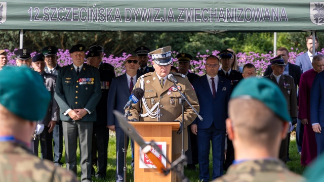 Fot. Robert Stachnik [Radio Szczecin] Szczecin uczcił zbliżające się Święto Wojska Polskiego [WIDEO, ZDJĘCIA]
