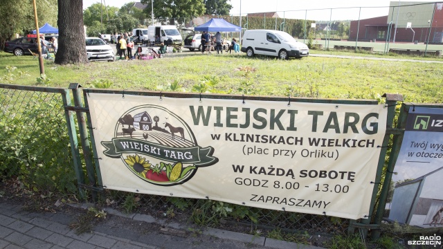 Fot. Kamila Kozioł [Radio Szczecin] Lokalne smakołyki na wiejskim targu w Kliniskach [ZDJĘCIA]