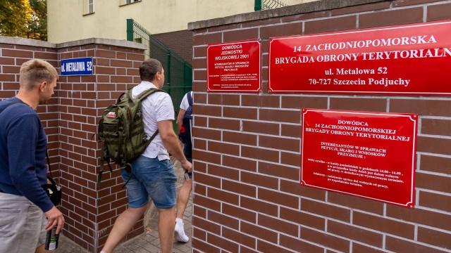 Fot. Robert Stachnik [Radio Szczecin] Ochotnicy szkolą się u terytorialsów [WIDEO, ZDJĘCIA]