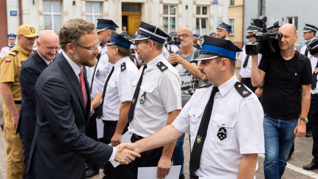 Fot. Robert Stachnik [Radio Szczecin] Strażacy-ochotnicy z promesami na zakup sprzętu [WIDEO, ZDJĘCIA]