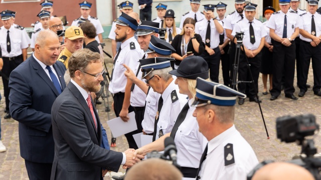 Fot. Robert Stachnik [Radio Szczecin] Strażacy-ochotnicy z promesami na zakup sprzętu [WIDEO, ZDJĘCIA]
