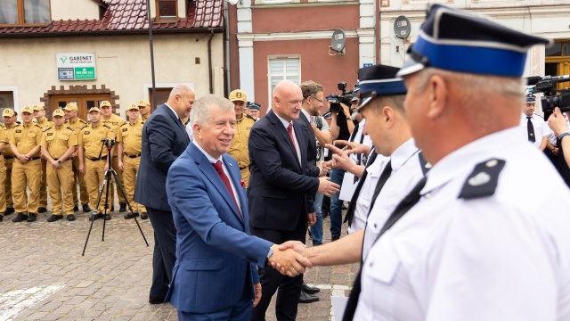 Fot. Robert Stachnik [Radio Szczecin] Strażacy-ochotnicy z promesami na zakup sprzętu [WIDEO, ZDJĘCIA]