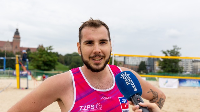 Fot. Robert Stachnik [Radio Szczecin] Siatkówka plażowa na Wyspie Grodzkiej. "Dobry poziom i fajne zespoły" [WIDEO, ZDJĘCIA]