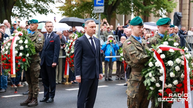 Fot. Robert Stachnik [Radio Szczecin] Prezydent RP odsłonił nowy pomnik w Szczecinie [WIDEO, ZDJĘCIA]