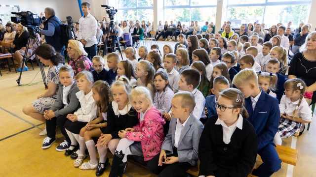 Fot. Robert Stachnik [Radio Szczecin] Pierwszy dzwonek. Wojewódzka inauguracja [WIDEO, ZDJĘCIA]