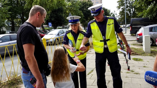 Fot. Wojciech Ochrymiuk [Radio Szczecin] Bezpieczna droga do szkoły. Policja startuje z akcjami [WIDEO, ZDJĘCIA]