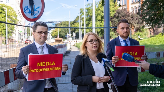 Fot. Robert Stachnik [Radio Szczecin] Mimo sprzeciwu mieszkańców, miasto chce sprzedać działkę deweloperowi [ZDJĘCIA]