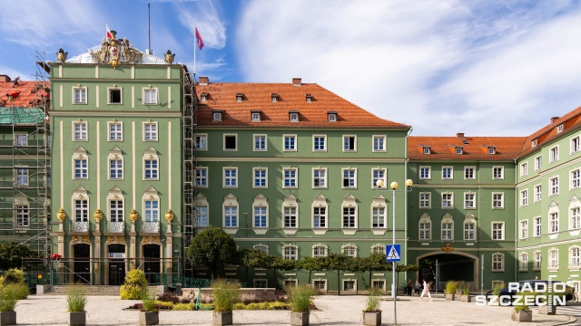 Fot. Robert Stachnik [Radio Szczecin] Śmieci na korytarzach Urzędu Miasta [ZDJĘCIA]