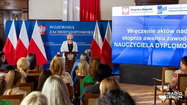 Fot. Robert Stachnik [Radio Szczecin] Kurator uhonorował nauczycieli [WIDEO, ZDJĘCIA]