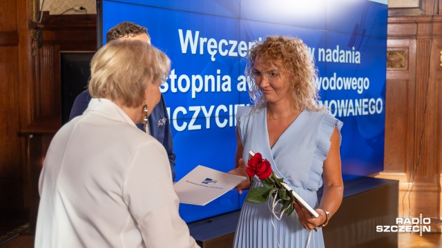 Fot. Robert Stachnik [Radio Szczecin] Kurator uhonorował nauczycieli [WIDEO, ZDJĘCIA]
