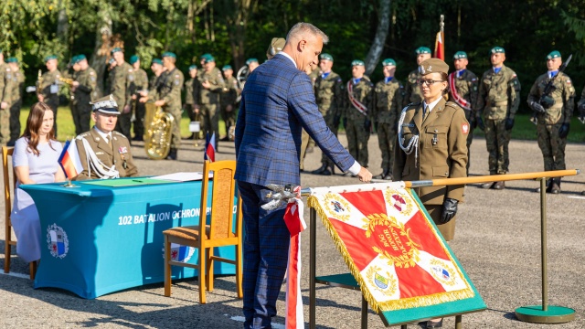 Fot. Robert Stachnik [Radio Szczecin] 102. Batalion Ochrony ma swój sztandar [WIDEO, ZDJĘCIA]