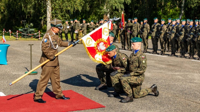 Fot. Robert Stachnik [Radio Szczecin] 102. Batalion Ochrony ma swój sztandar [WIDEO, ZDJĘCIA]