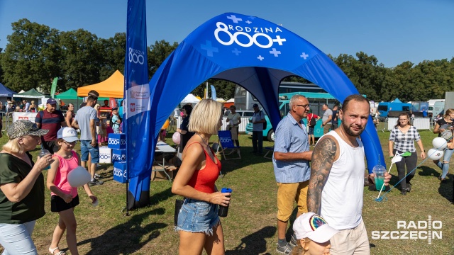 Fot. Robert Stachnik [Radio Szczecin] Piknik 800 plus w Barzkowicach. "Radość podwójna" [ZDJĘCIA]