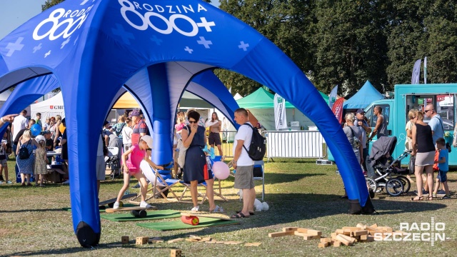 Fot. Robert Stachnik [Radio Szczecin] Piknik 800 plus w Barzkowicach. "Radość podwójna" [ZDJĘCIA]